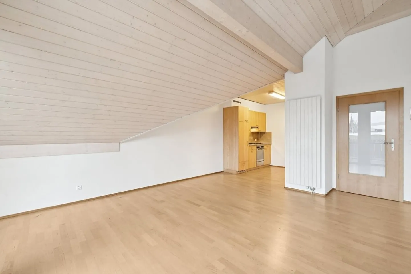 Bellissimo appartamento mansardato di 2,5 locali vicino al centro del villaggio! - Foto 6 di 11