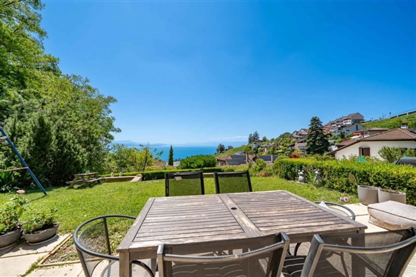 Villa adjacente de 5,5 pièces avec vue imprenable sur le lac Léman - Photo 11 sur 12