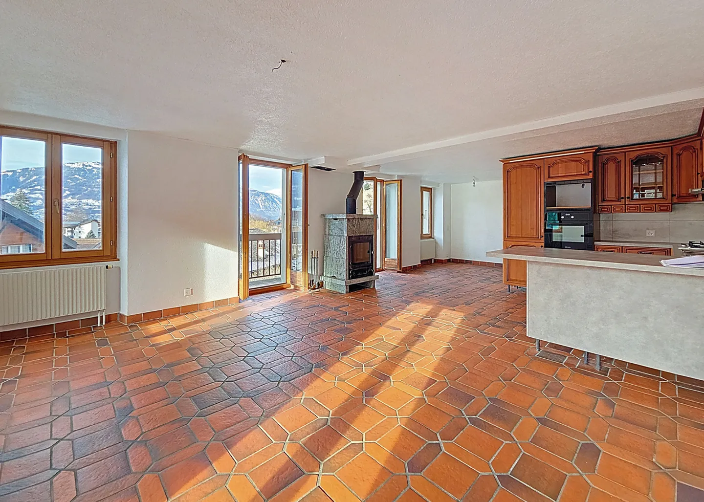 Charmante maison de village avec 3 appartements, grand jardin et belle vue ! - Photo 8 sur 13