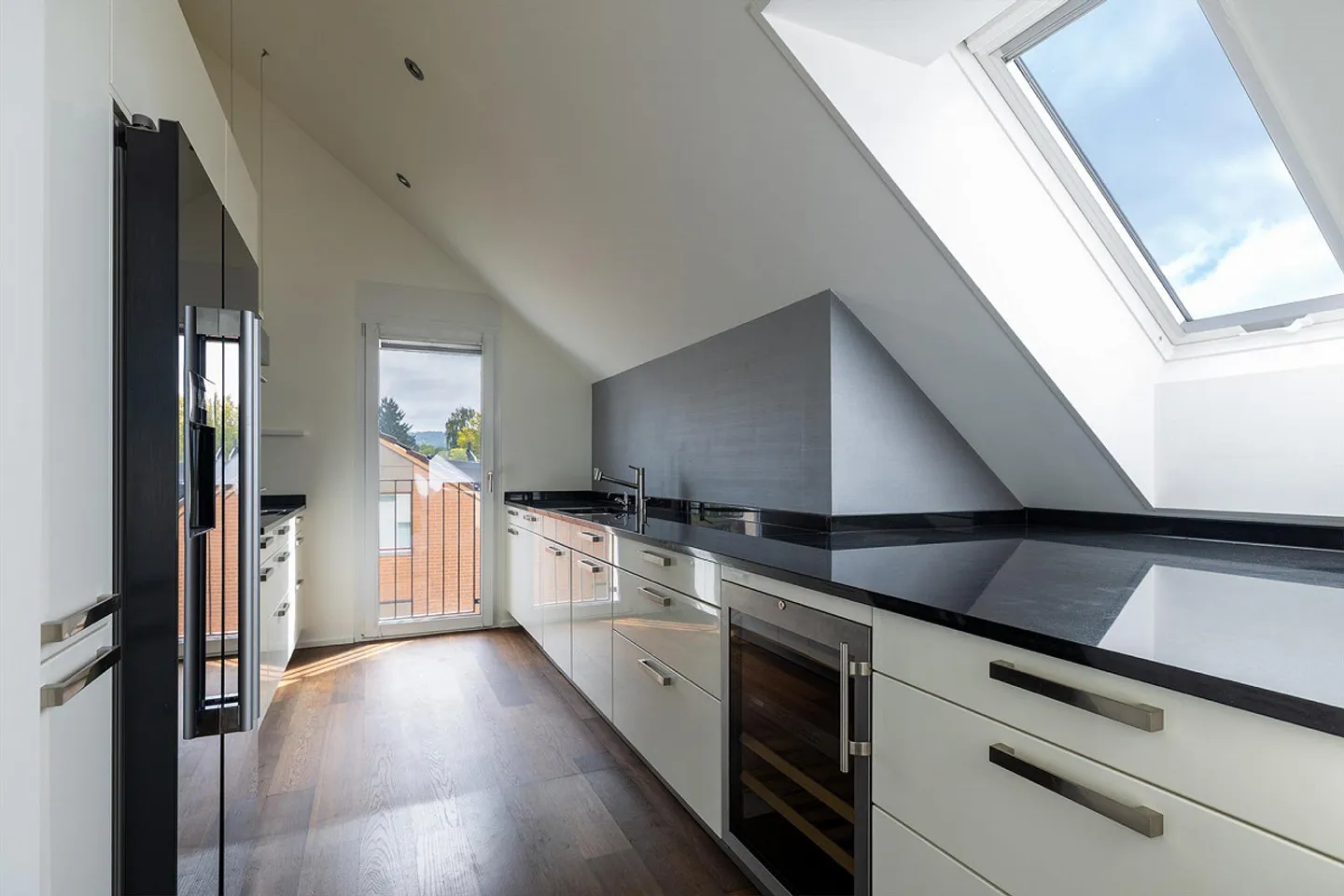 5½-Room Penthouse Apartment with Exclusive Views - Photo 3 of 4