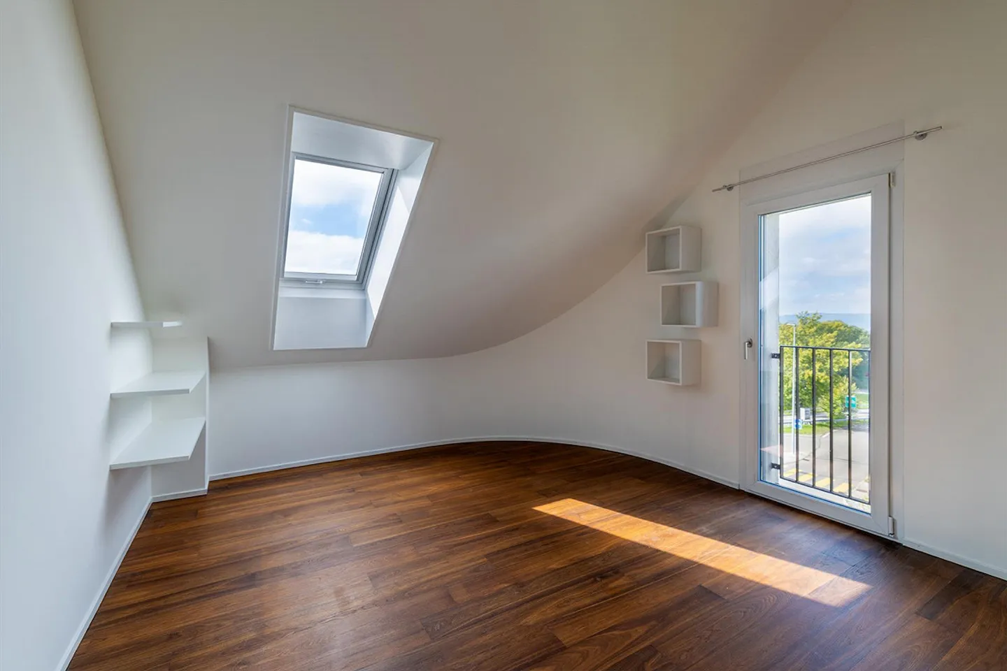 5½-Room Penthouse Apartment with Exclusive Views - Photo 2 of 4