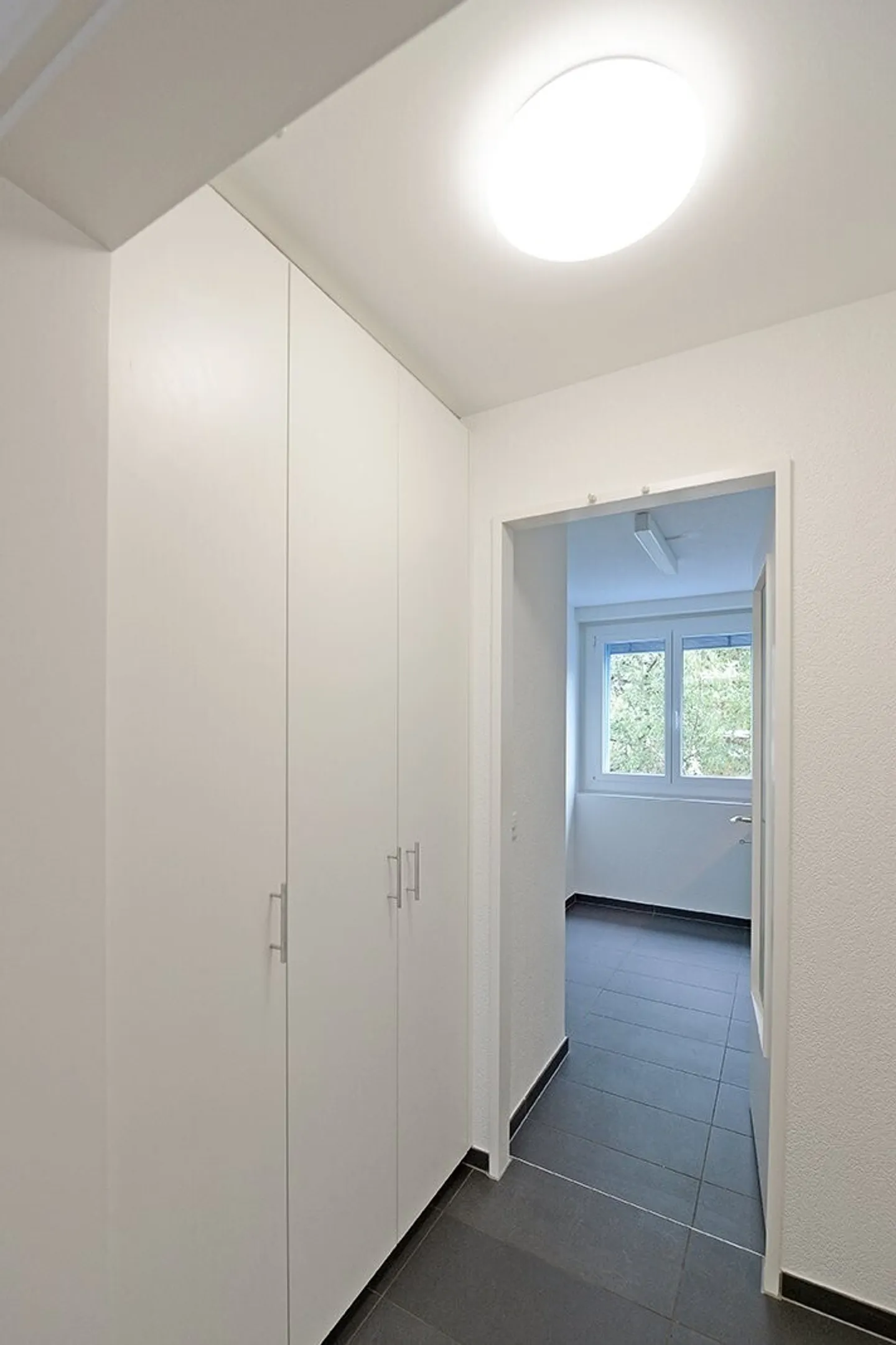 Beautiful functional and charming 3-room apartment - close to all amenities - Photo 5 of 9