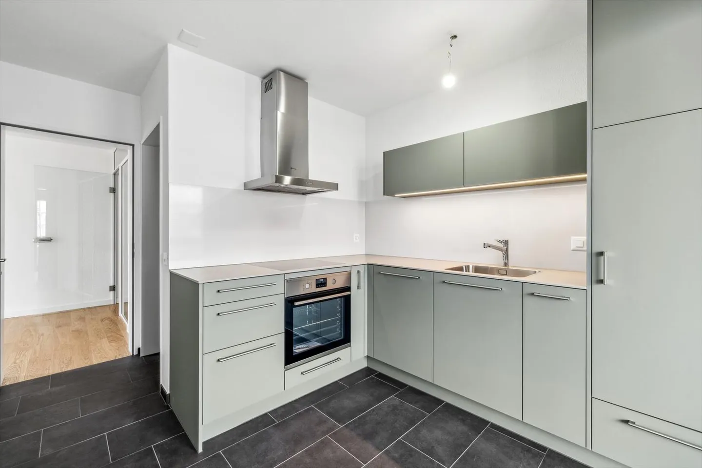 Appartamento spazioso vicino a Lindenplatz (incluso 1 anno di affitto gratuito per il parcheggio) - Foto 3 di 10