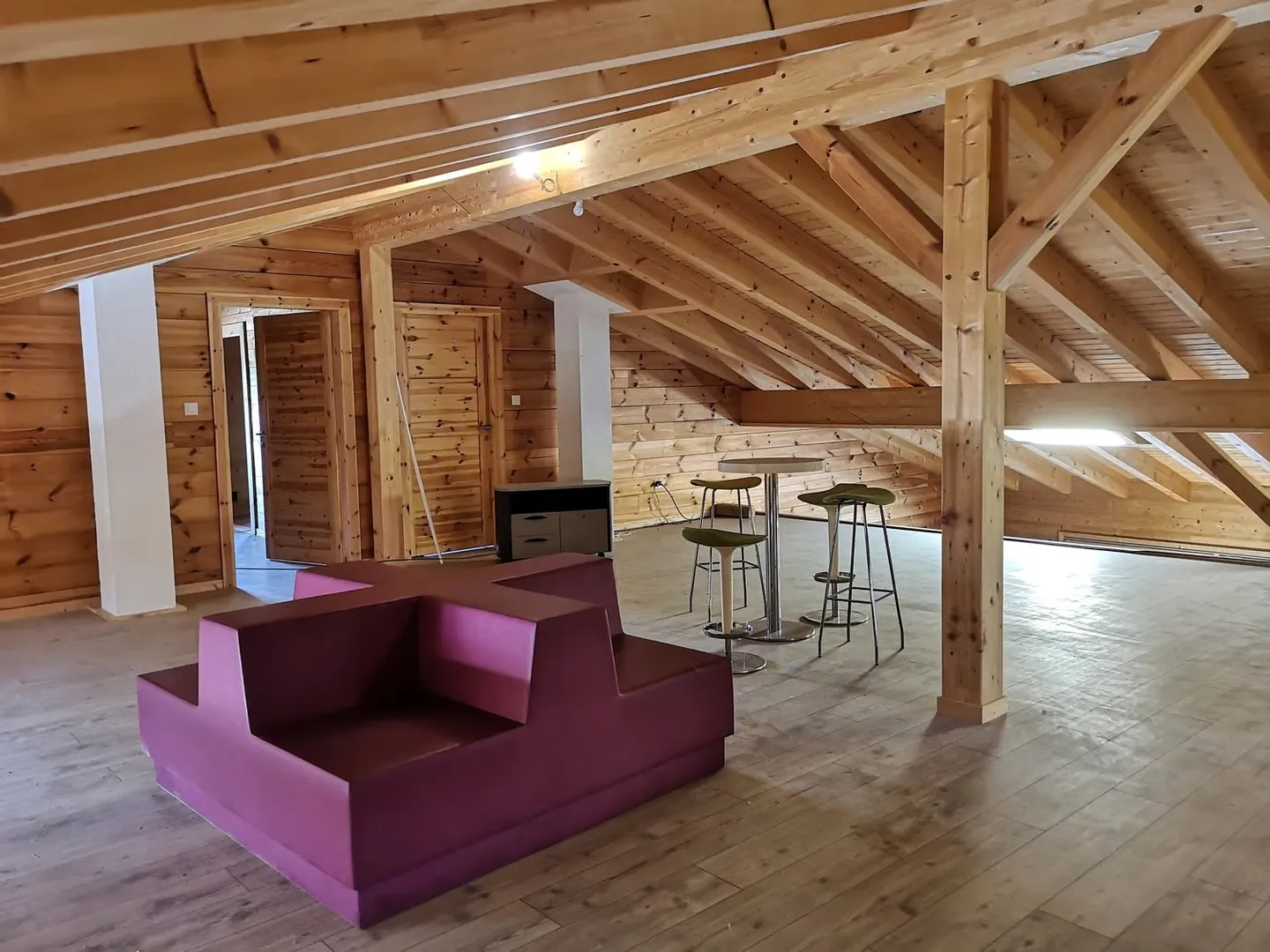 Bureau spacieux à louer - Photo 19 sur 24