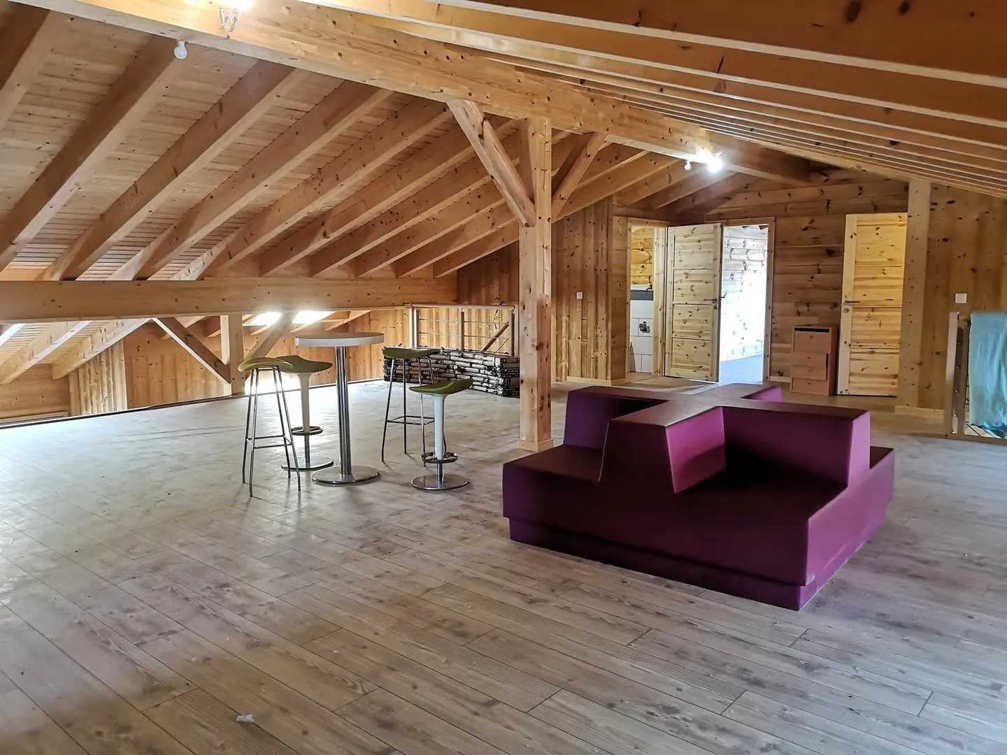 Bureau spacieux à louer - Photo 20 sur 24