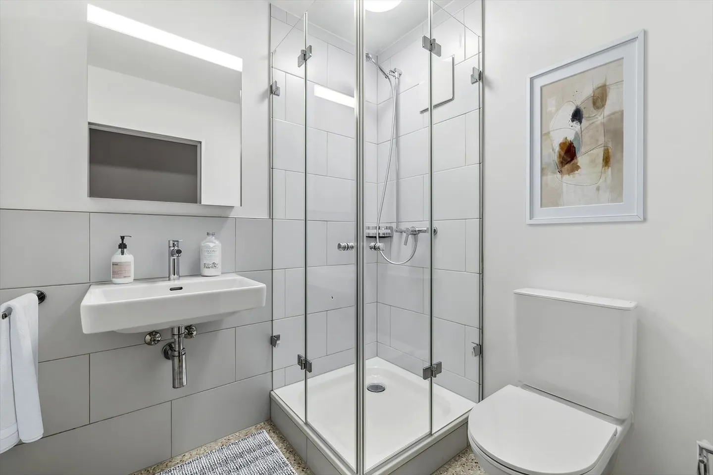 Appartamento spazioso vicino a Lindenplatz (incluso 1 anno di affitto gratuito per il parcheggio) - Foto 5 di 10