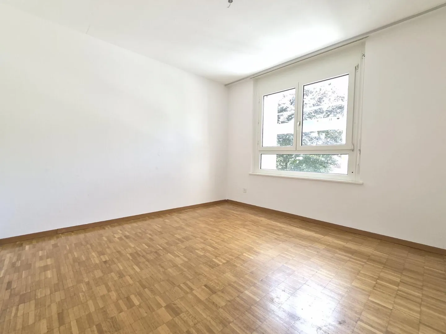 4-room apartment on the 1st floor - Photo 6 of 8