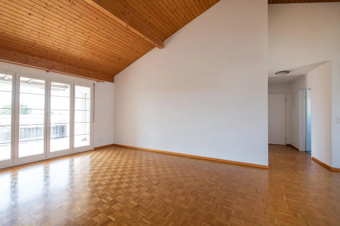 Appartamento affascinante nel cuore di Wolfhausen - Foto 4 di 12