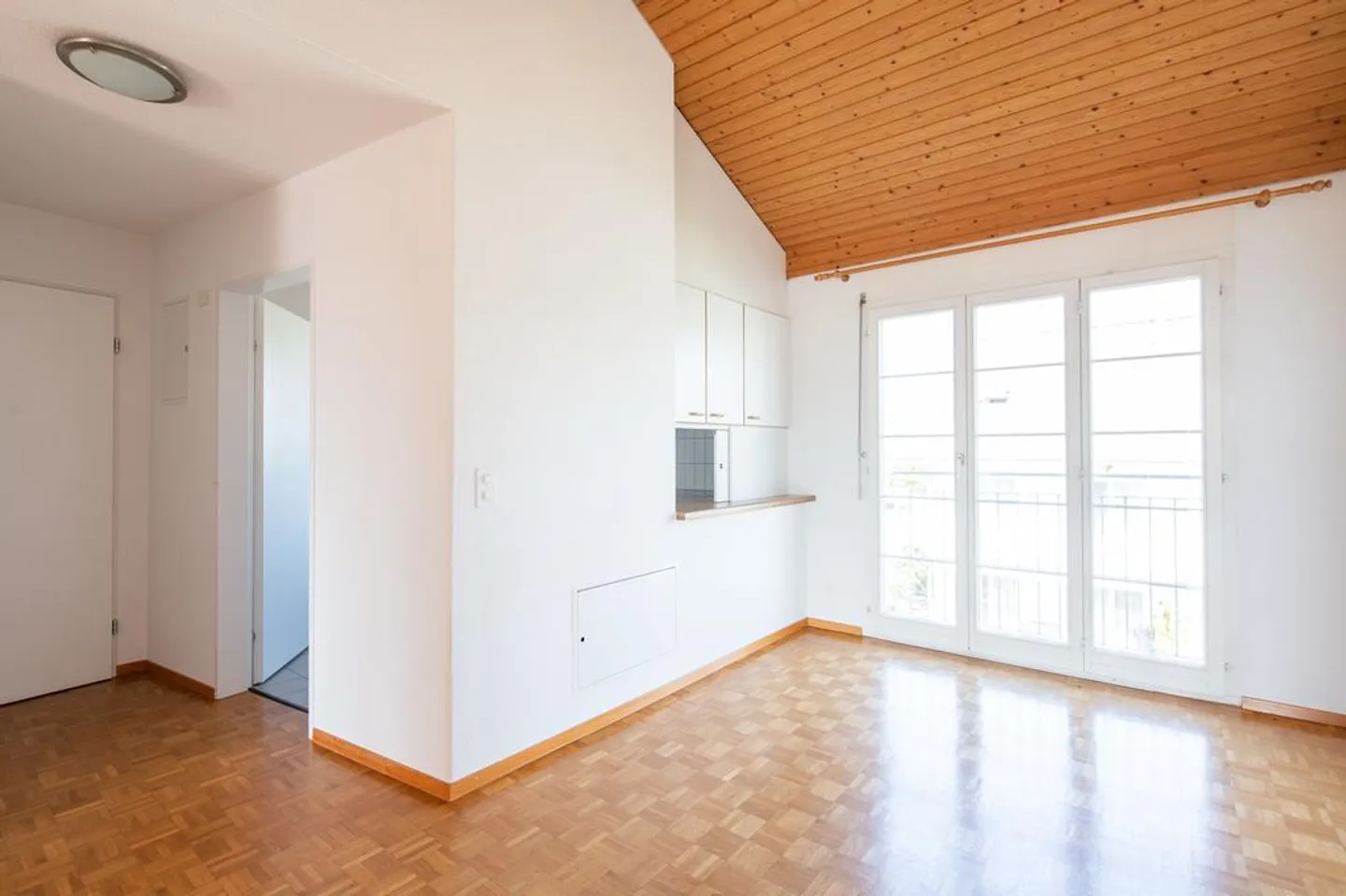 Appartamento affascinante nel cuore di Wolfhausen - Foto 6 di 12