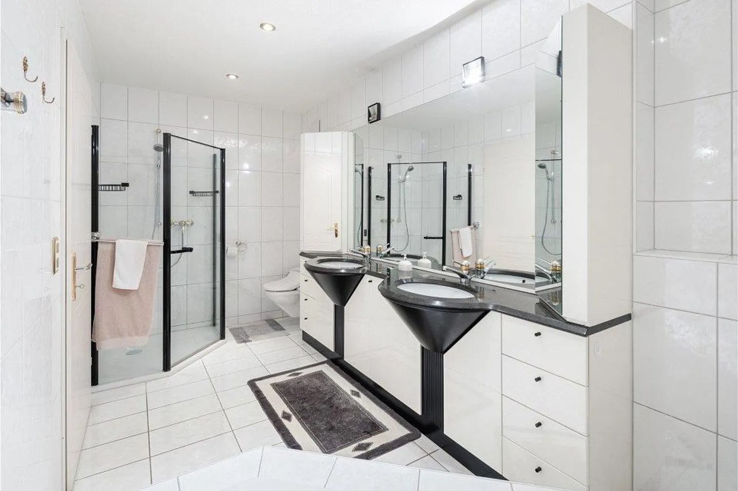 Attractive condominium in Hergiswil with unobstructed lake view - Photo 6 of 13