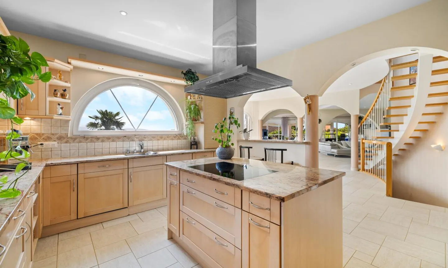 Außergewöhnliches Haus mit beheiztem Pool! - Foto 4 von 13