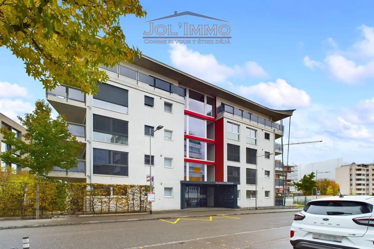 Einzigartiges Angebot: Schönes Apartment nur 2 Schritte vom Bahnhof mit Parkplatz - Foto 3 von 9