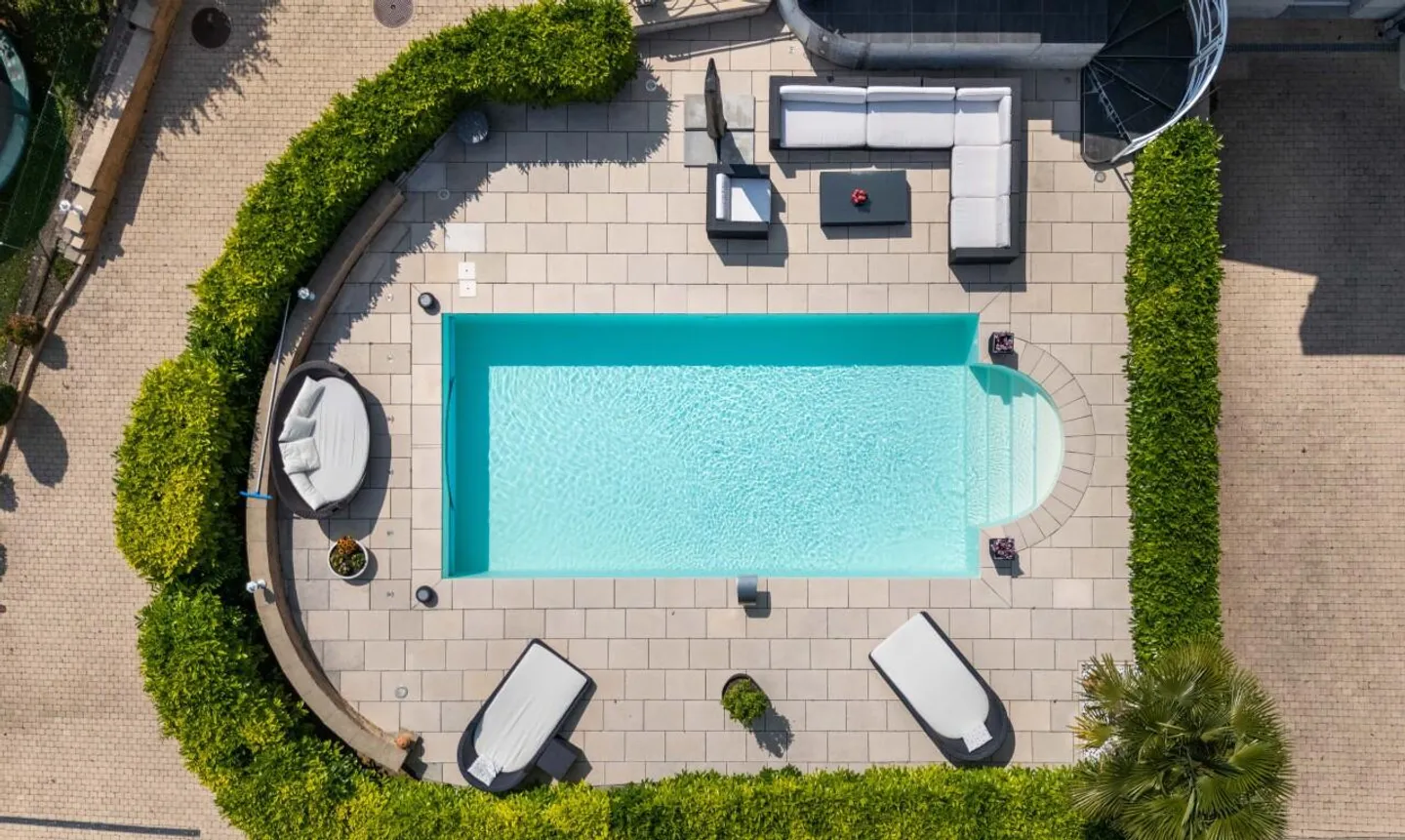 Außergewöhnliches Haus mit beheiztem Pool! - Foto 2 von 13