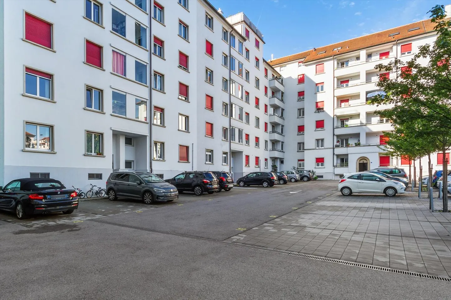 Bright Apartment - Photo 1 of 7