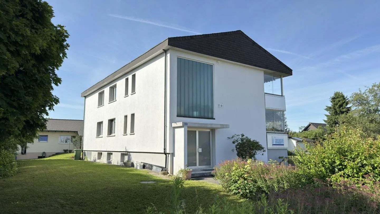 Appartamento 5.5 stanze appena ristrutturato con 2 balconi e vista mozzafiato... - Foto 1 di 20