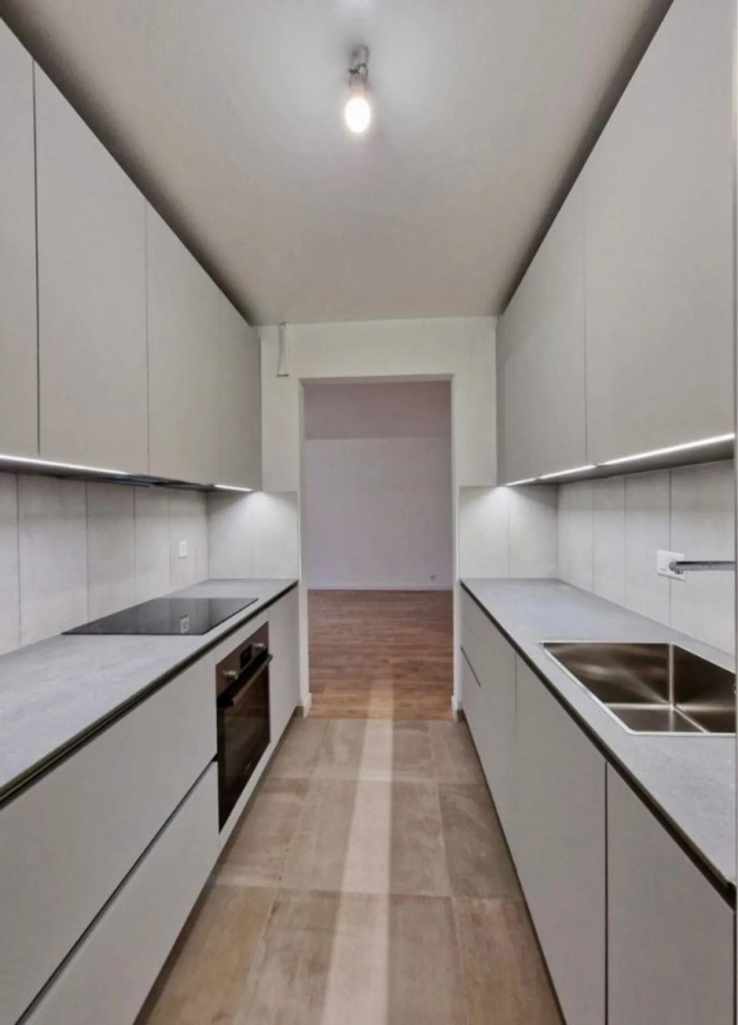 Comfortable 5-room fully renovated apartment, pleasant residence, Collonge Bellerive - Photo 2 of 12