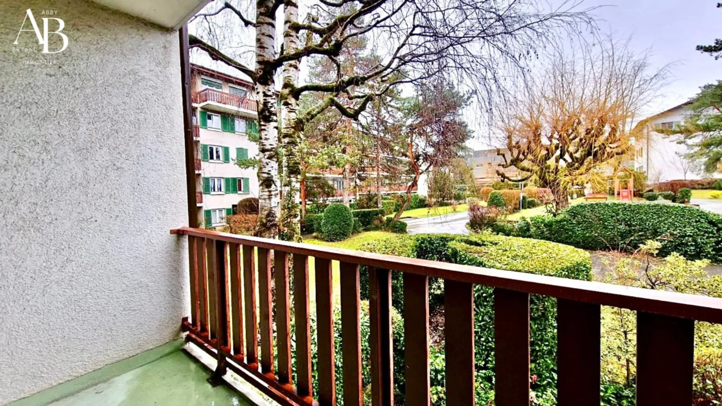 Comfortable 5-room fully renovated apartment, pleasant residence, Collonge Bellerive - Photo 3 of 12