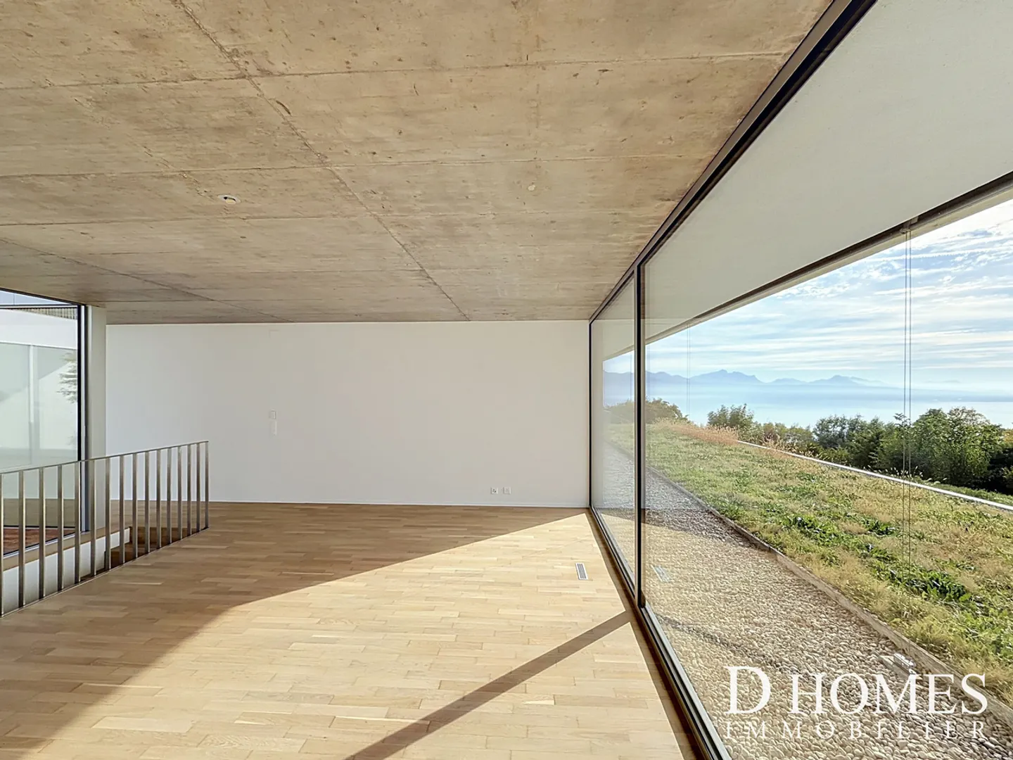 Contemporary Villa with Lake View - Photo 7 of 14