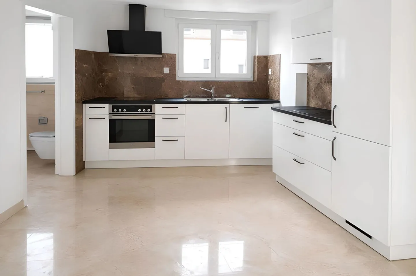 Appartamento di 3 stanze con grande volume e balcone. - Foto 2 di 8