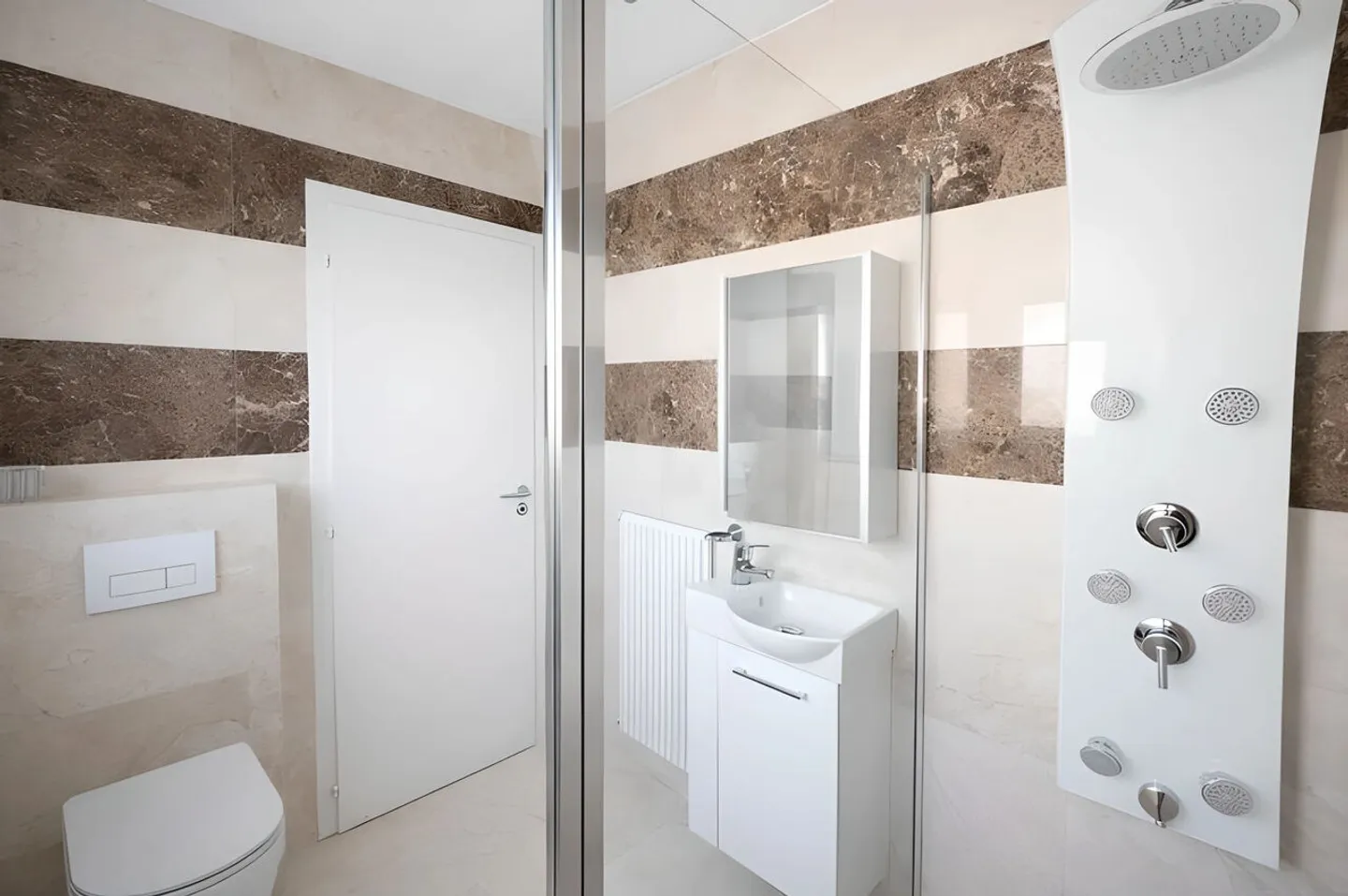 Appartamento di 3 stanze con grande volume e balcone. - Foto 3 di 8