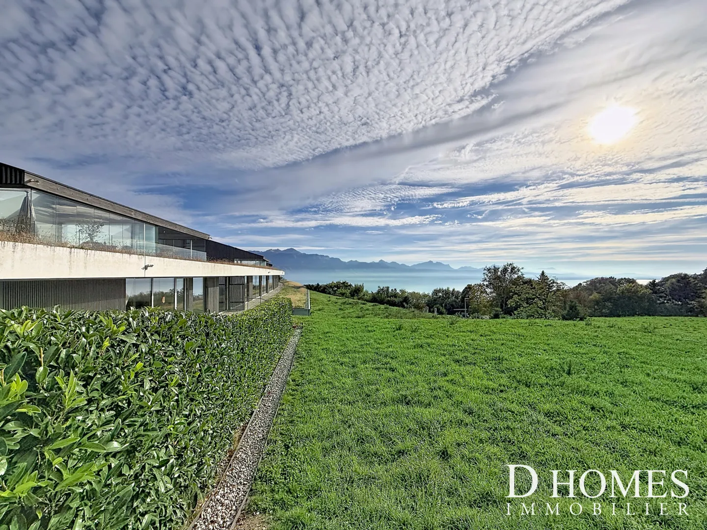 Contemporary Villa with Lake View - Photo 14 of 14