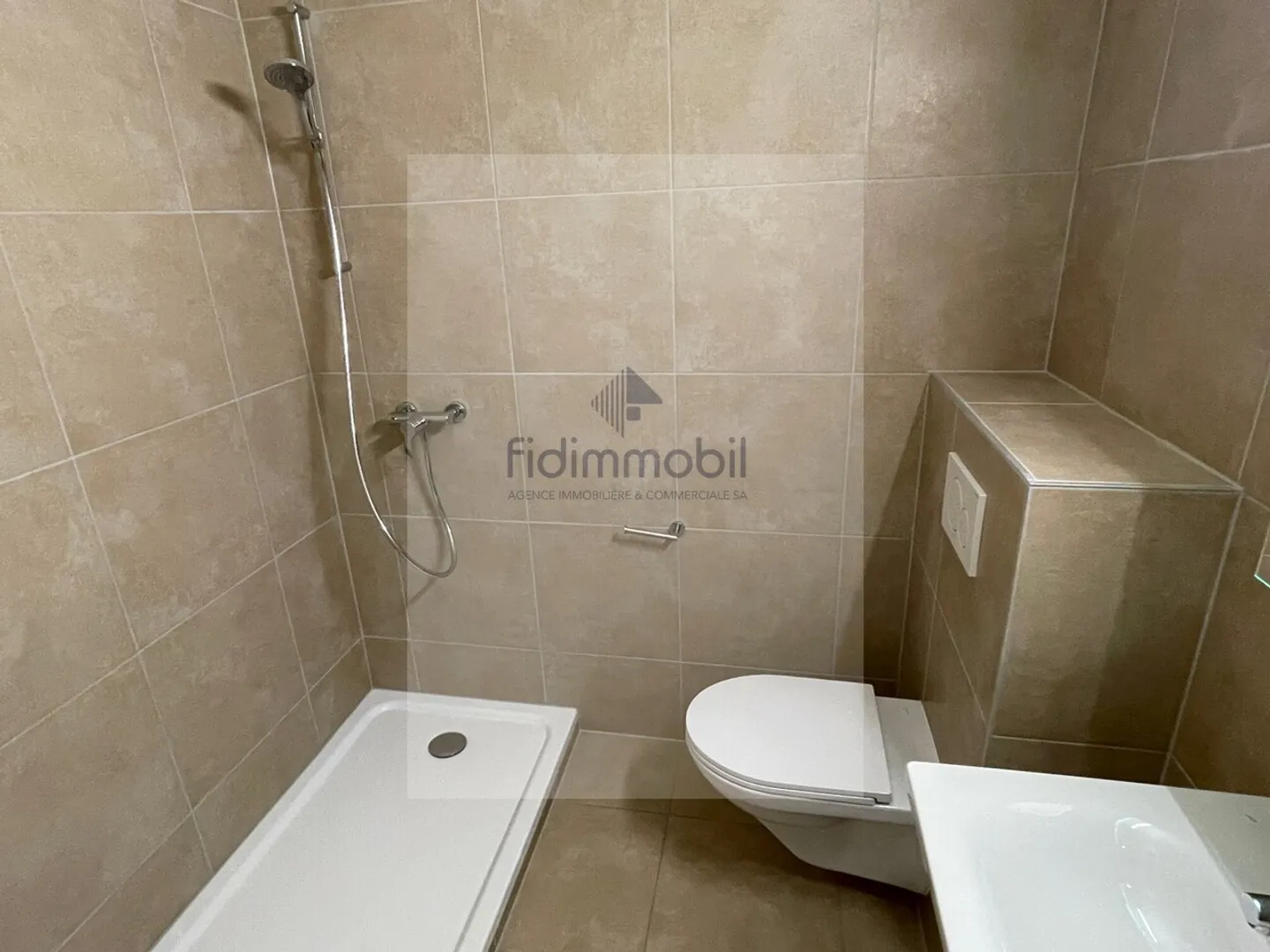 Magnifico appartamento di 3,5 locali completamente ristrutturato a Hauterive - Foto 5 di 7