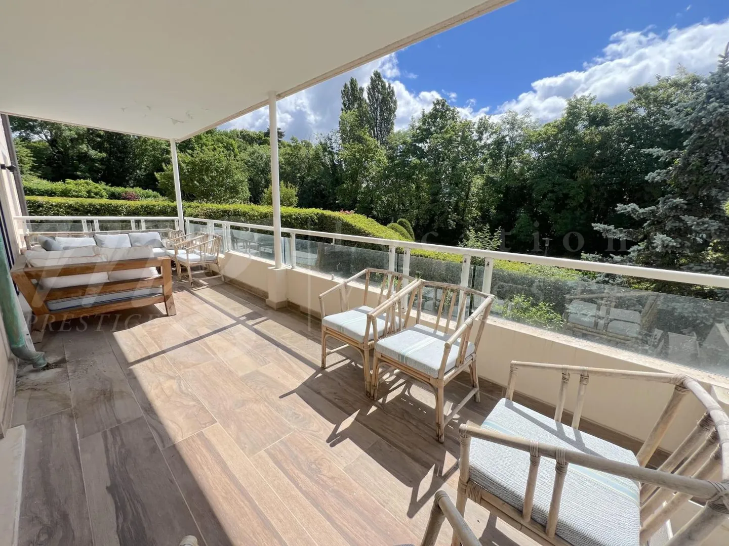 SUPERB 7-ZIMMER-WOHNUNG VON 250 m2 MIT GROSSER TERRASSE - 3 BALKONE UND AUSSICHT - Foto 1 von 12