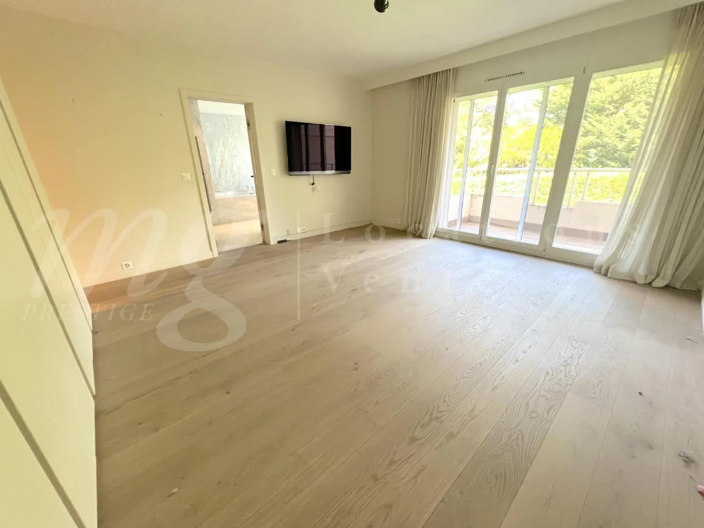 SUPERB 7-ZIMMER-WOHNUNG VON 250 m2 MIT GROSSER TERRASSE - 3 BALKONE UND AUSSICHT - Foto 12 von 12