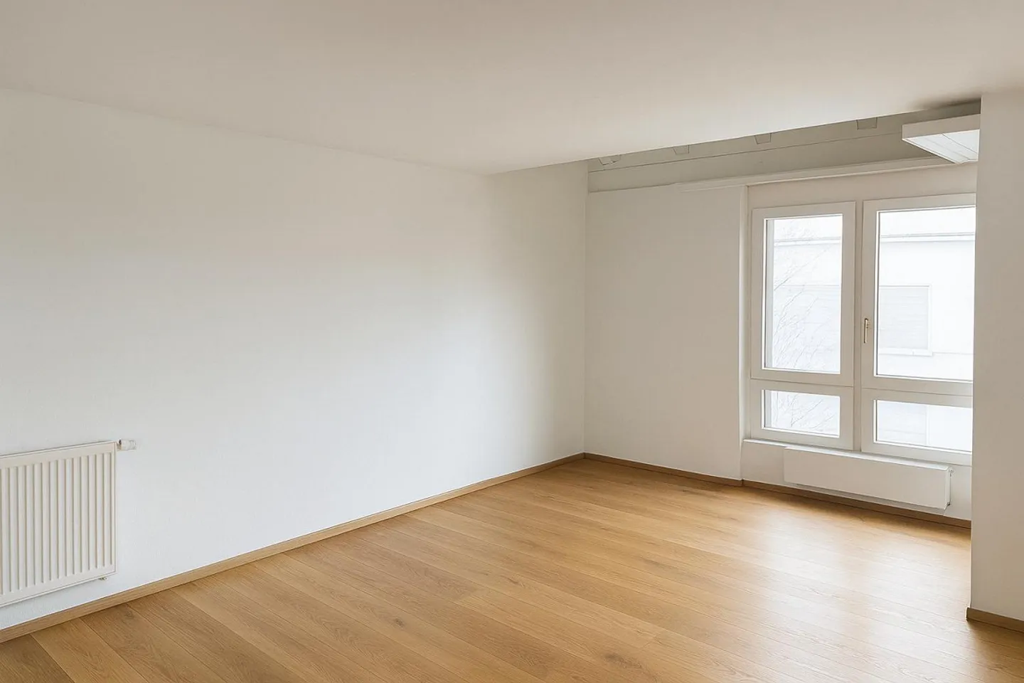 High-Quality Living and Home Office Above the Rooftops of Zurich: Elegant 4.5-Room Apartment - Photo 3 of 8
