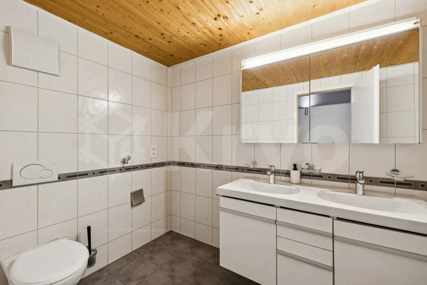 Spacious Loft in Central Vevey - Photo 8 of 10
