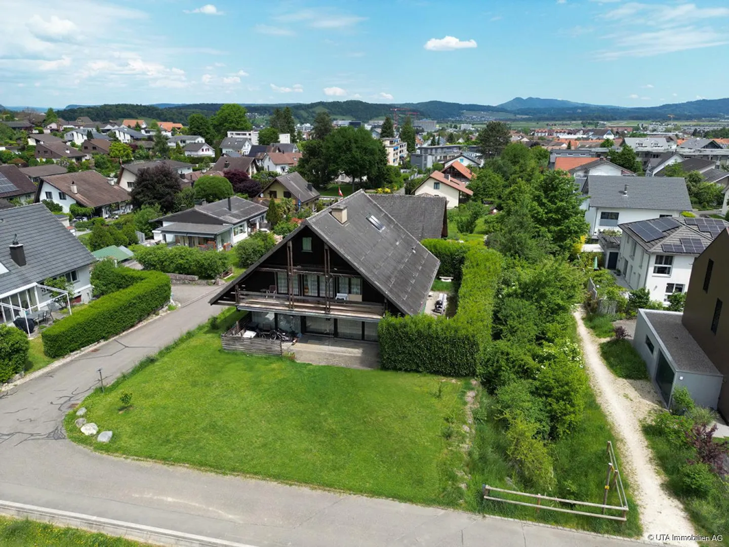 «Grosszügiges Einfamilienhaus - Weitblick, Waldnähe & Gartenparadies» - Foto 12 von 13