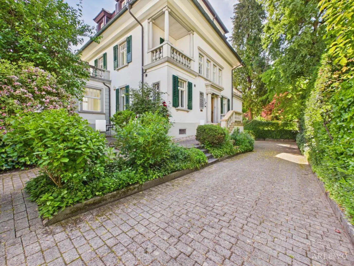 Villa urbaine exclusive avec un jardin de rêve - Photo 2 sur 27