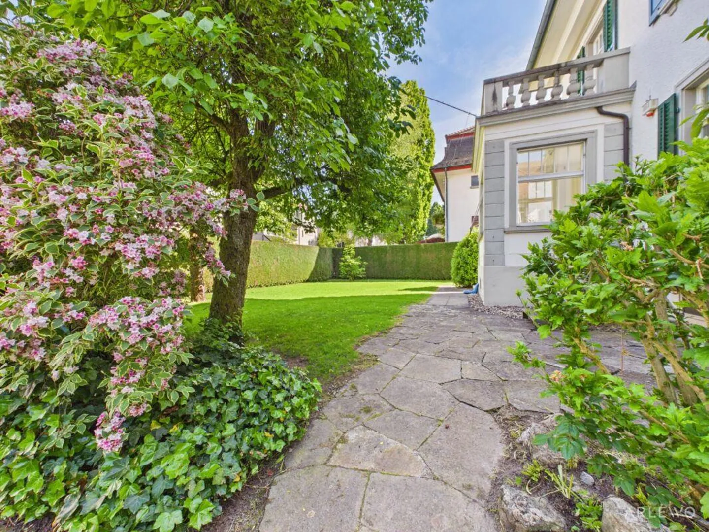 Villa urbaine exclusive avec un jardin de rêve - Photo 3 sur 27