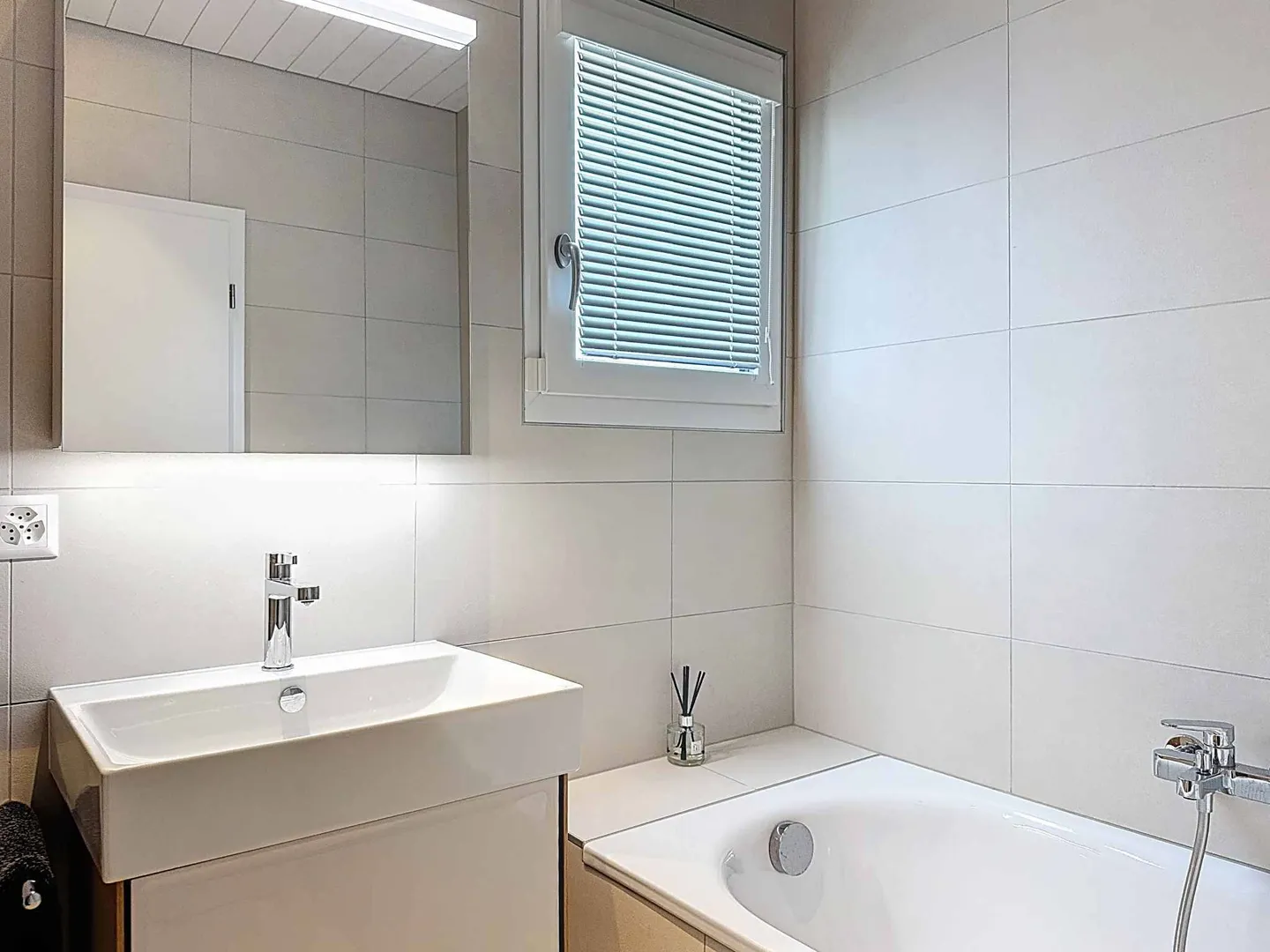 Semi-detached house for sale - Photo 9 of 11