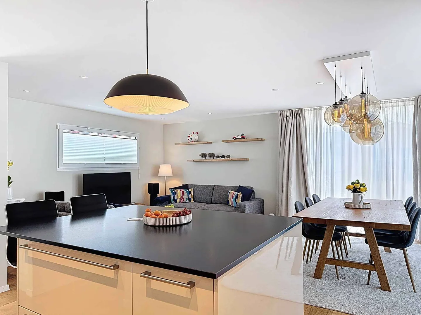 Semi-detached house for sale - Photo 3 of 11