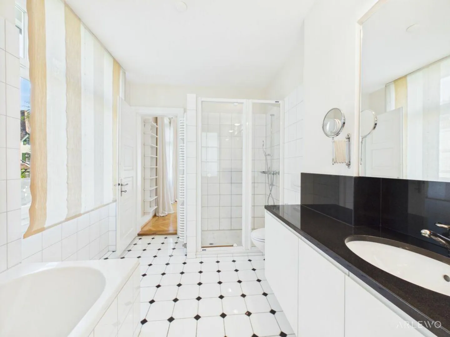 Villa urbaine exclusive avec un jardin de rêve - Photo 21 sur 27