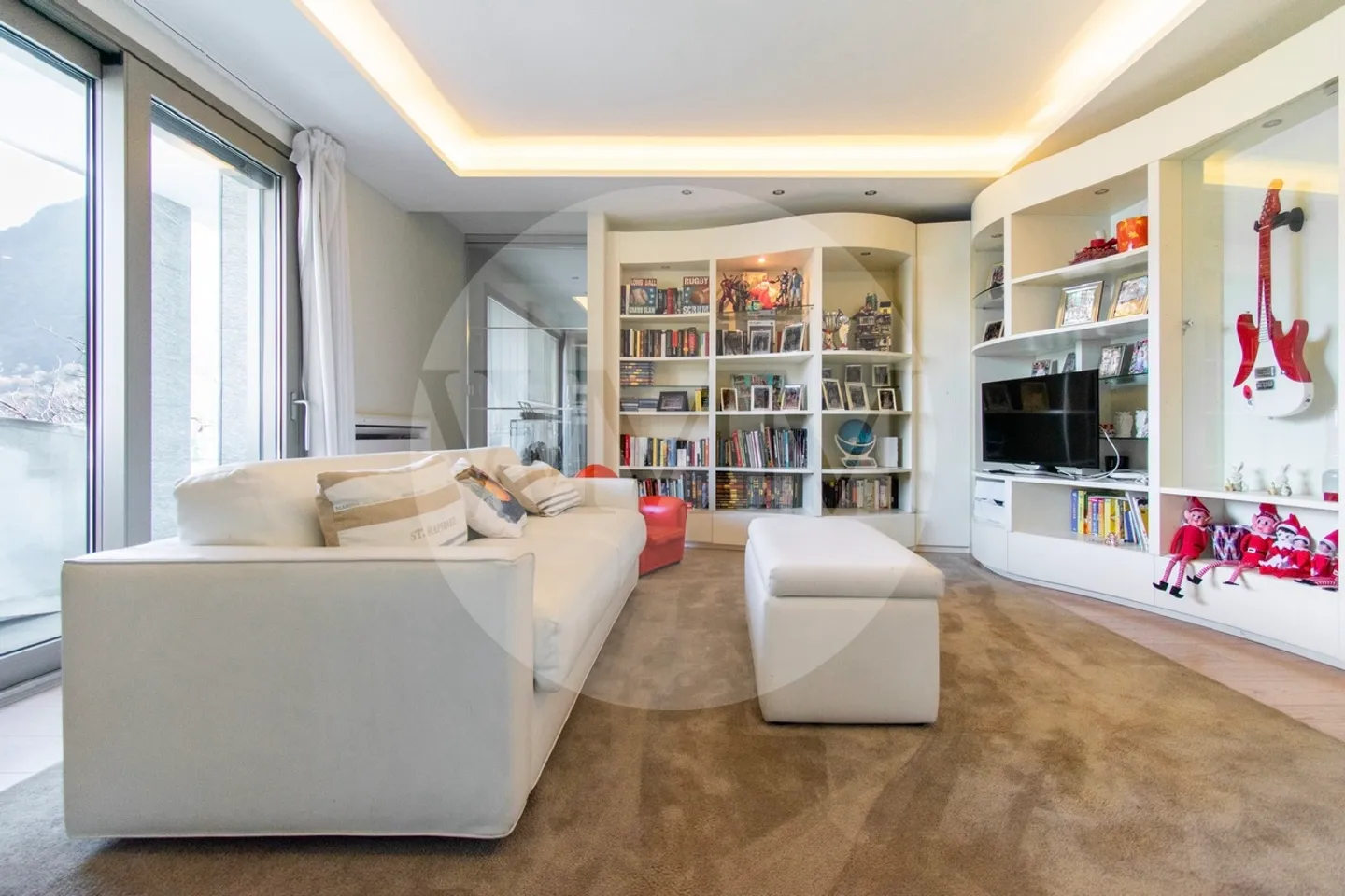 Exclusive Villa with Lake View - Photo 7 of 17