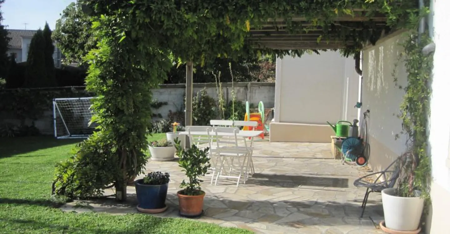 Very beautiful rental house from the 30s, 3 apartments, 582 m2 land - Photo 11 of 12