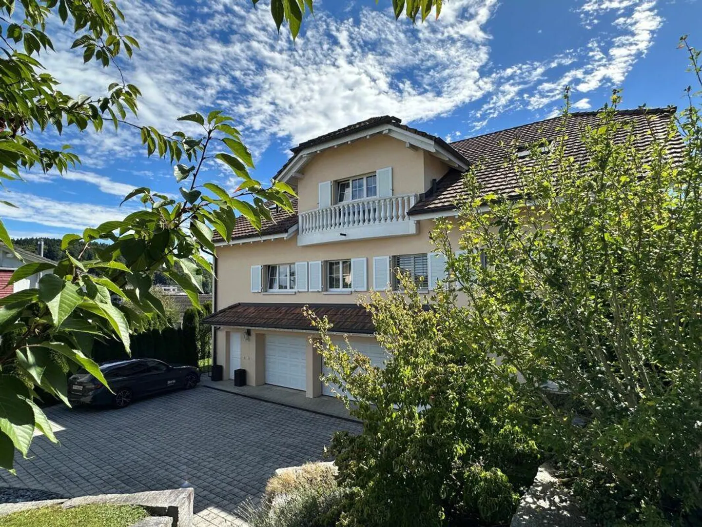 Sun, Privacy, Generosity - a unique multi-generational house - Photo 2 of 11