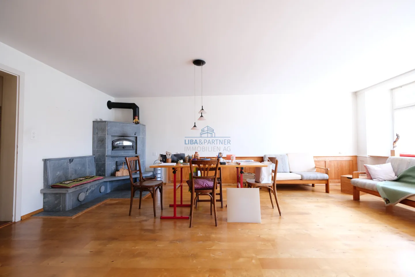 Maison spéciale alliant histoire, caractère et qualité de vie - Photo 3 sur 13