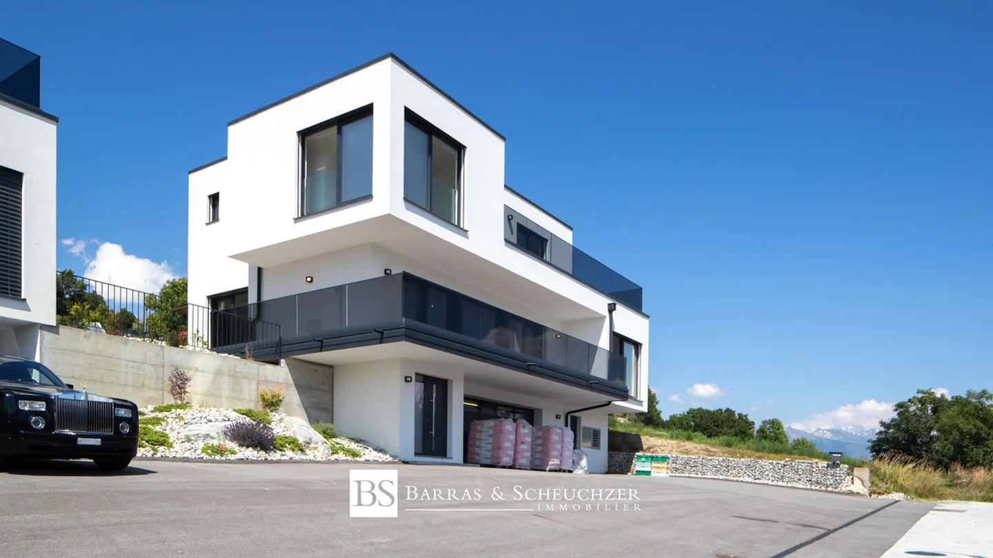 Splendida villa contemporanea di nuova costruzione - Foto 1 di 16