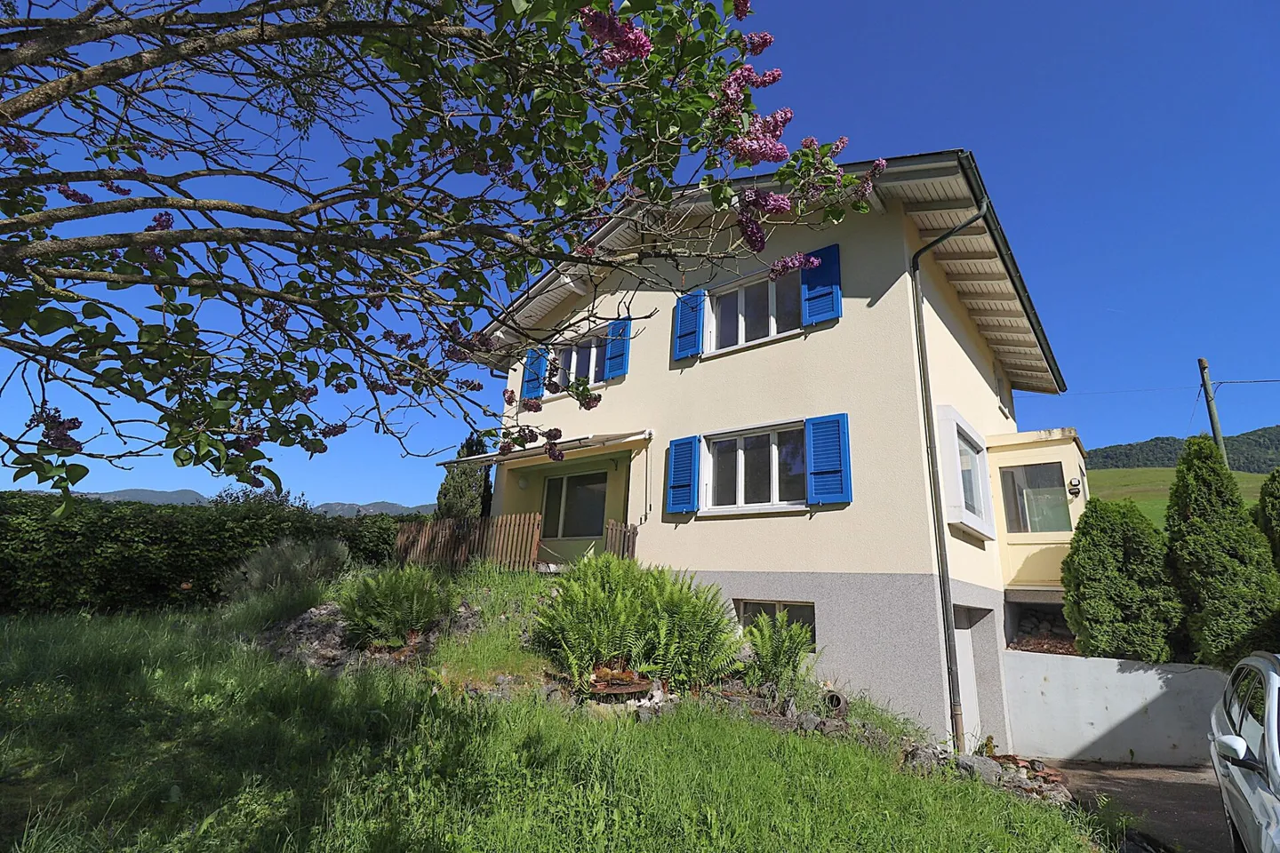 Maison individuelle de 5 pièces avec belle vue sur la verdure - Photo 1 sur 14