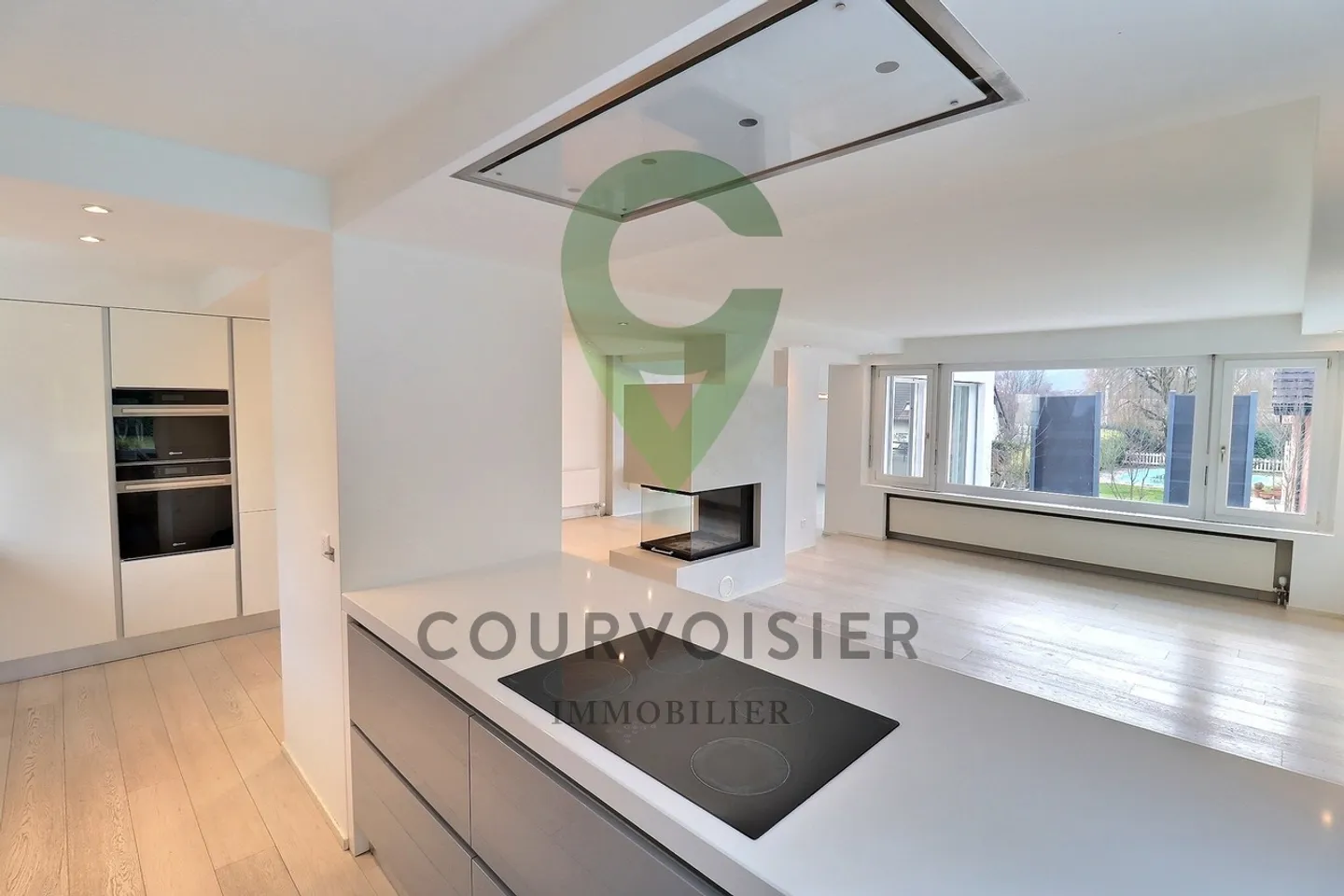 Renovierte Einfamilienvilla mit Pool im Herzen von Penthalaz - Foto 1 von 15