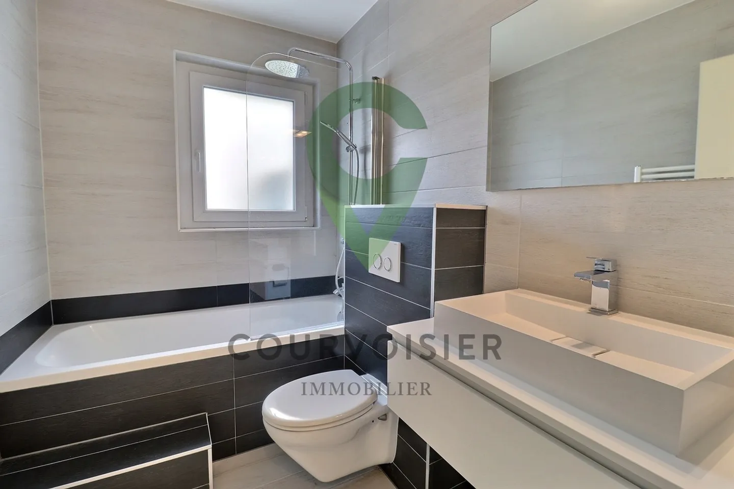 Renovierte Einfamilienvilla mit Pool im Herzen von Penthalaz - Foto 5 von 15