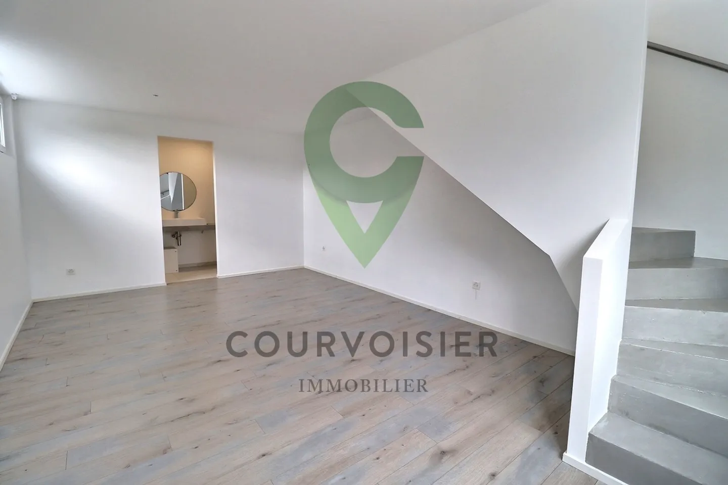 Renovierte Einfamilienvilla mit Pool im Herzen von Penthalaz - Foto 9 von 15