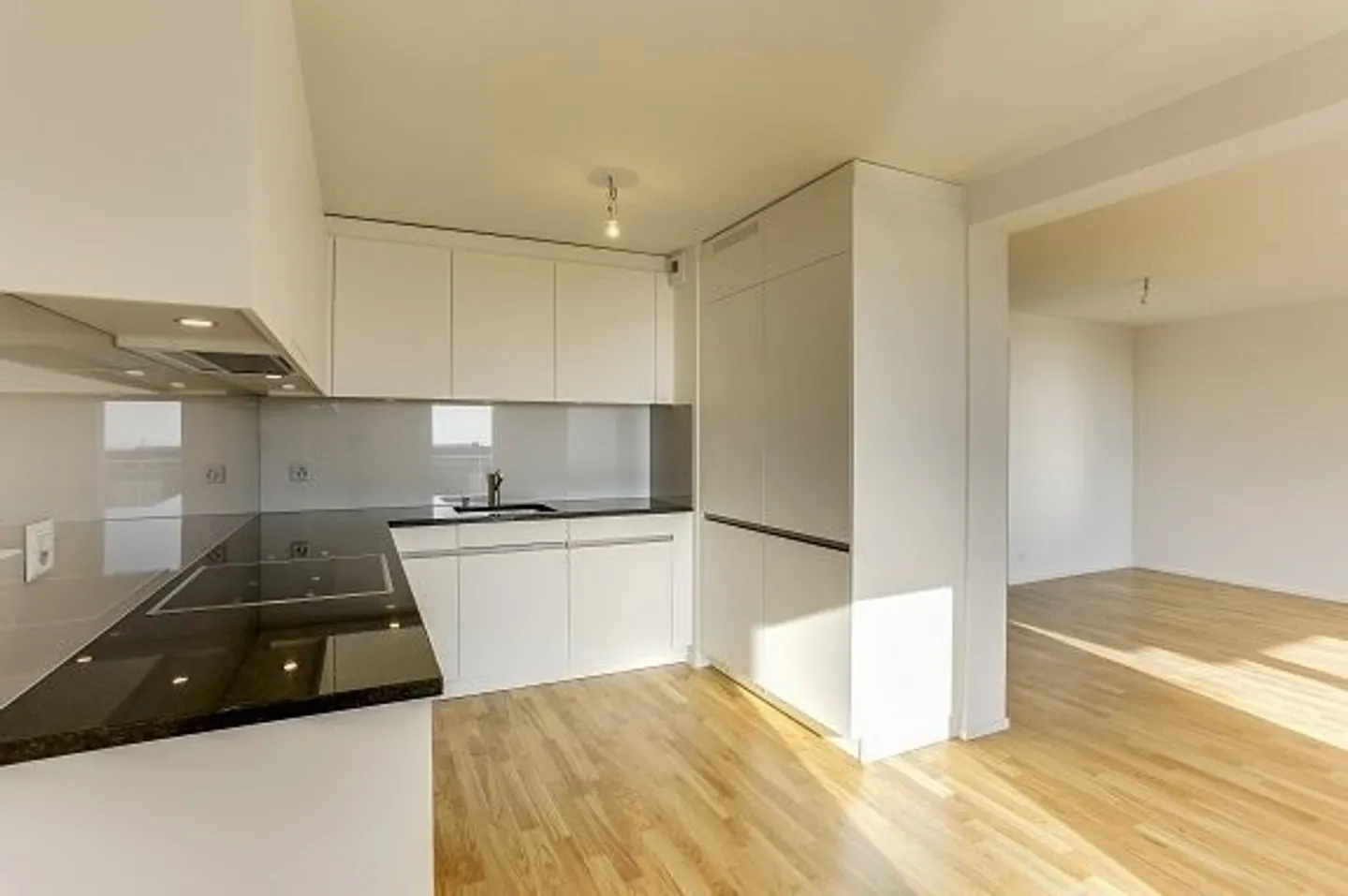 Leben Sie in einer renovierten Wohnung! - Foto 2 von 5