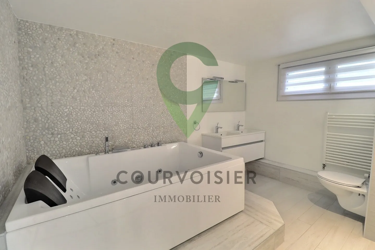 Renovierte Einfamilienvilla mit Pool im Herzen von Penthalaz - Foto 7 von 15