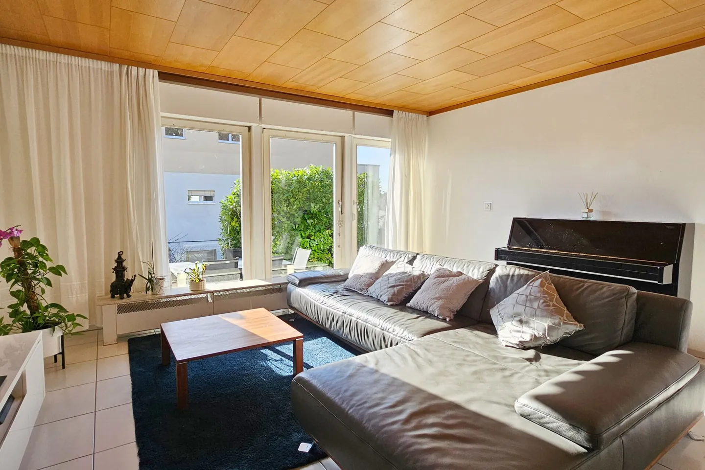 Casa unifamiliare al confine della foresta - Foto 2 di 14