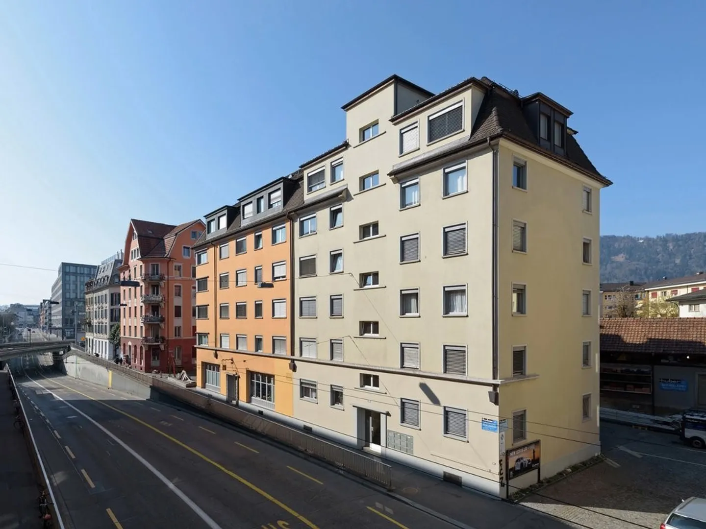 Outdoor parking space at Manessestrasse 120 in 8045 Zurich - Photo 1 of 1