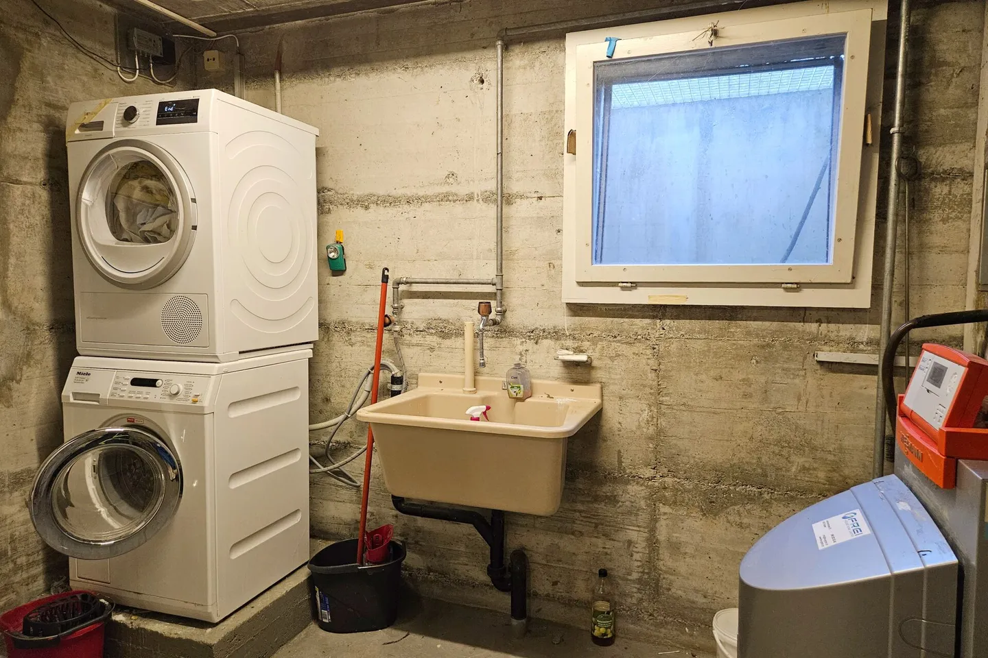 Casa unifamiliare al confine della foresta - Foto 12 di 14